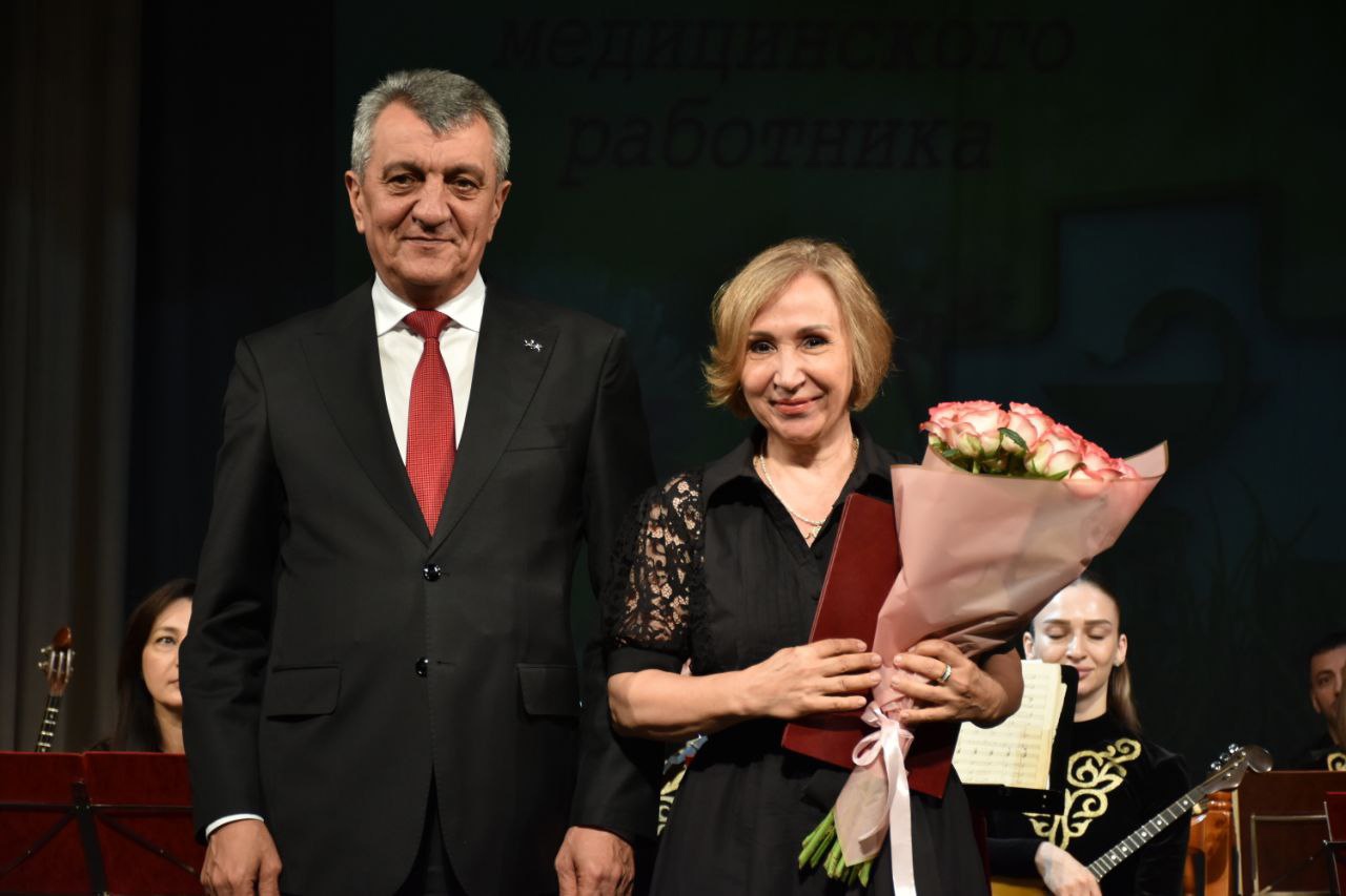 Обладателем почетного звания "Заслуженный врач РСО-Алания" стала Сабанова Анна