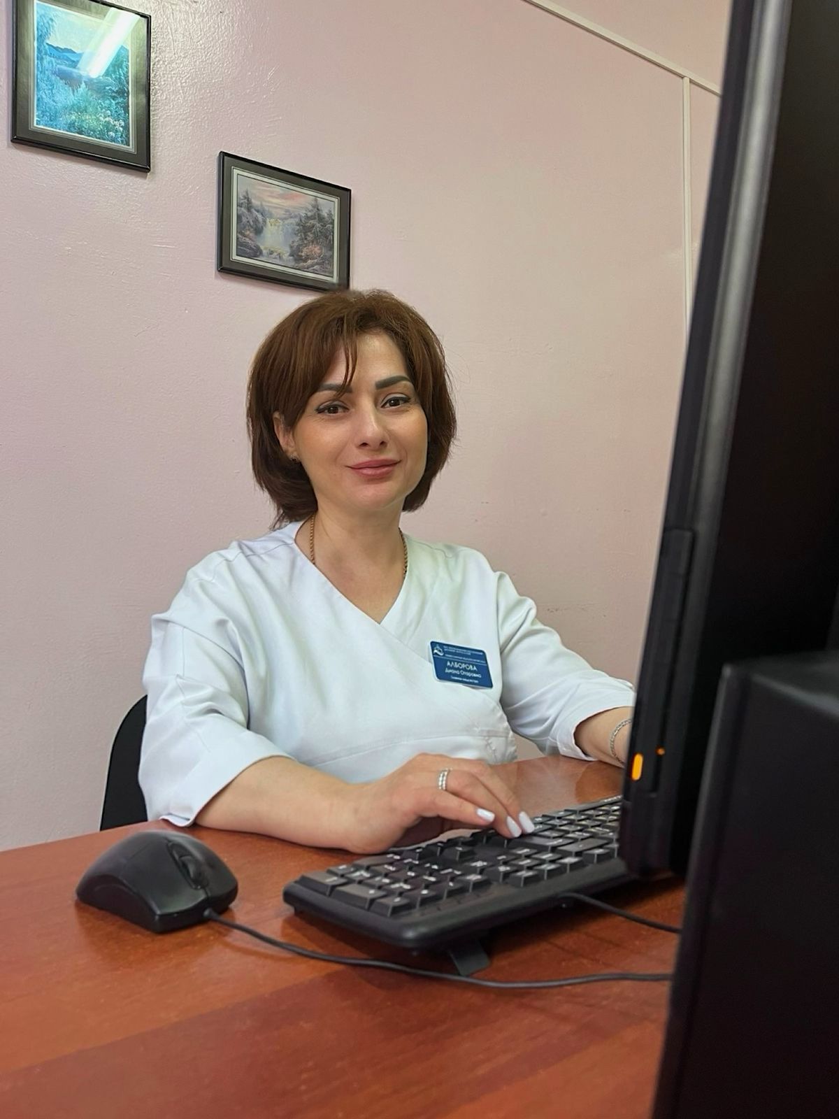 К международному дню медицинской сестры, Рубрика «Здоровая Осетия» газеты "Слово" посвящена главной медицинской сестре ГБУЗ "Республиканский онкологический диспансер" МЗ РСО-Алания Алборовой Диане Отаровне